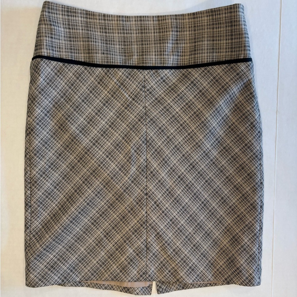 The Limited black & beige plaid pencil skirt classy professional workwear size 2